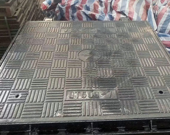 Ductile iron manhole cover